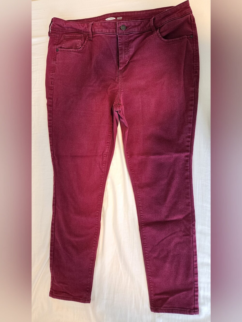 Old Navy Women’s Burgundy Super Skinny Rockstar Jeans - Size 18